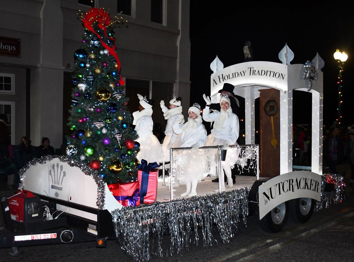 When Is The Anniston Al 2022 Christmas Parade Photo Gallery: Anniston Christmas Parade 2021 | Slideshows |  Annistonstar.com