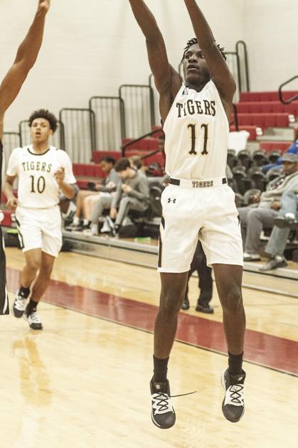 AnnistonStar.com - Comer returns to court ahead of showdown with Childersburg image