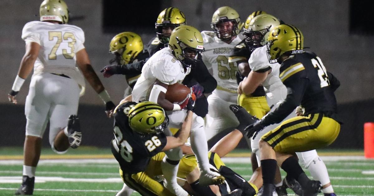 AnnistonStar.com - Prep football: Fumble recovery seals Oxford's win over Jacksonville image