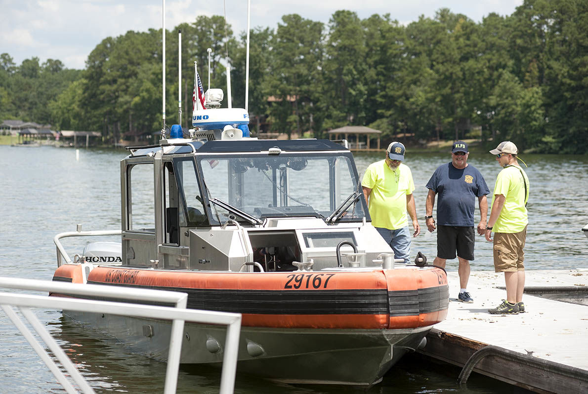 Coast Guard Auxiliary training on Logan Martin (photo gallery