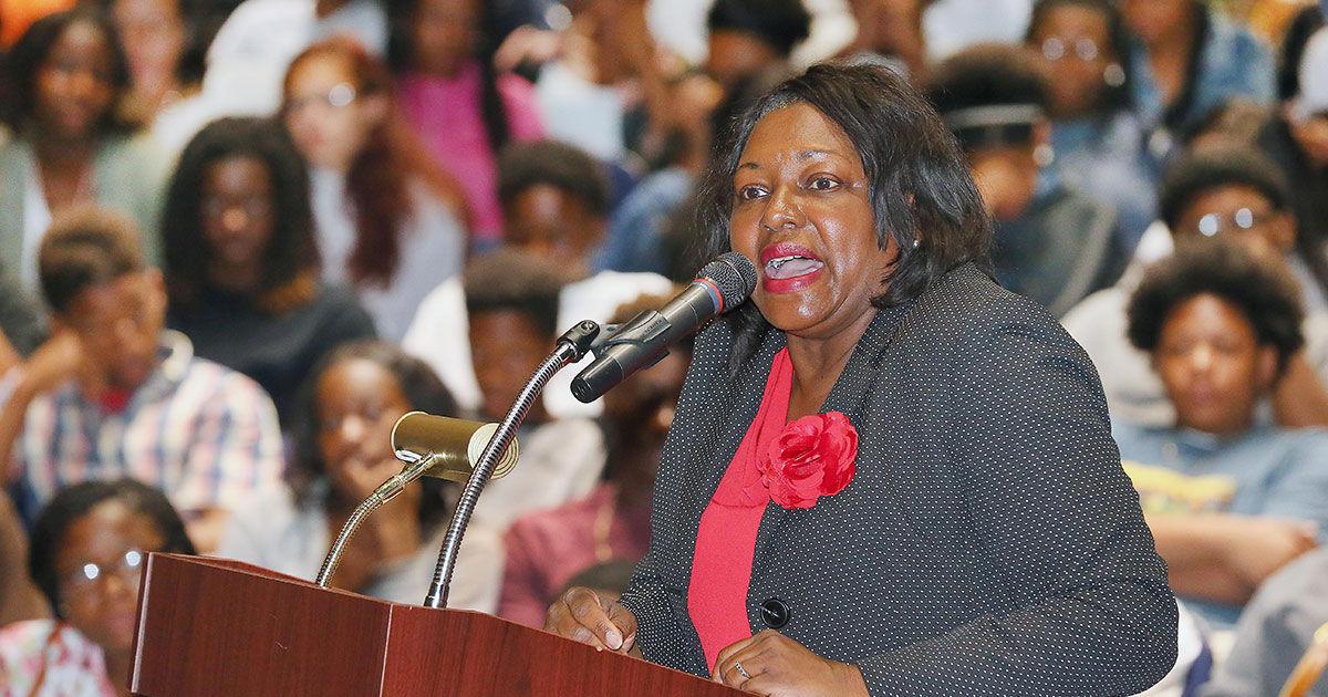 Anniston High School says goodbye to Principal Sherron Jinadu