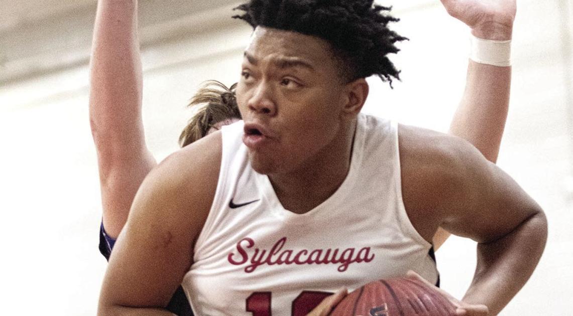 AnnistonStar.com - Sylacauga 71, Childersburg 60: Shannon Grant leads Aggies past rival Childersburg image