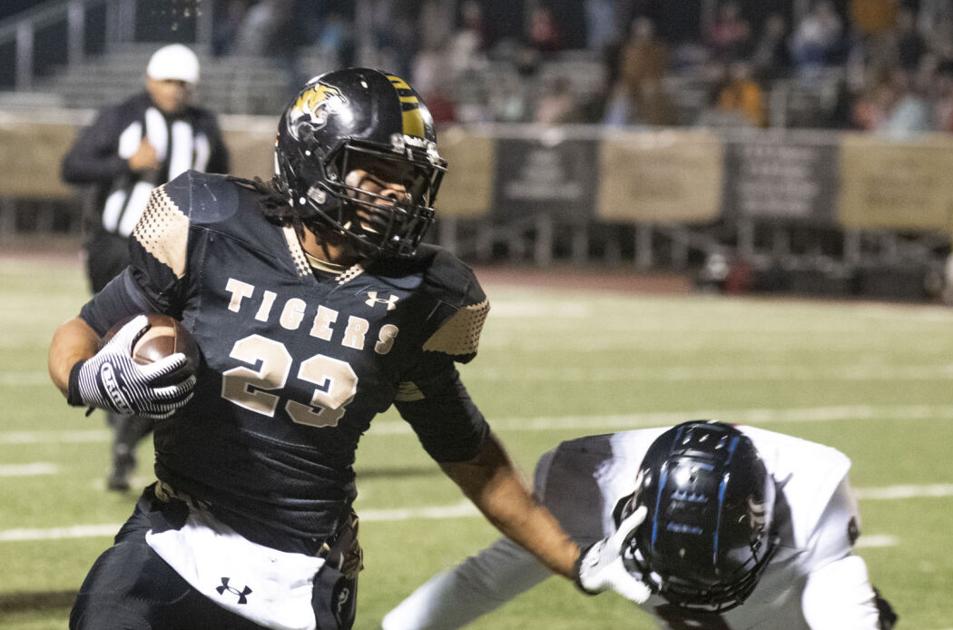 AnnistonStar.com - B.B. Comer's Kamore Harris earns second Player of the Week honor after playoff win image