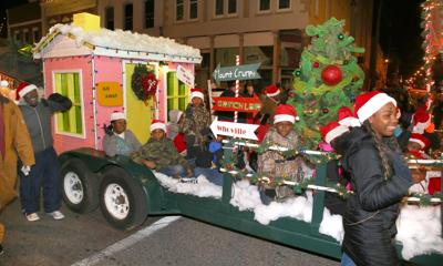 Calhoun Christmas Parade 2022 Eight Christmas Parades Around Calhoun County | Entertainment |  Annistonstar.com