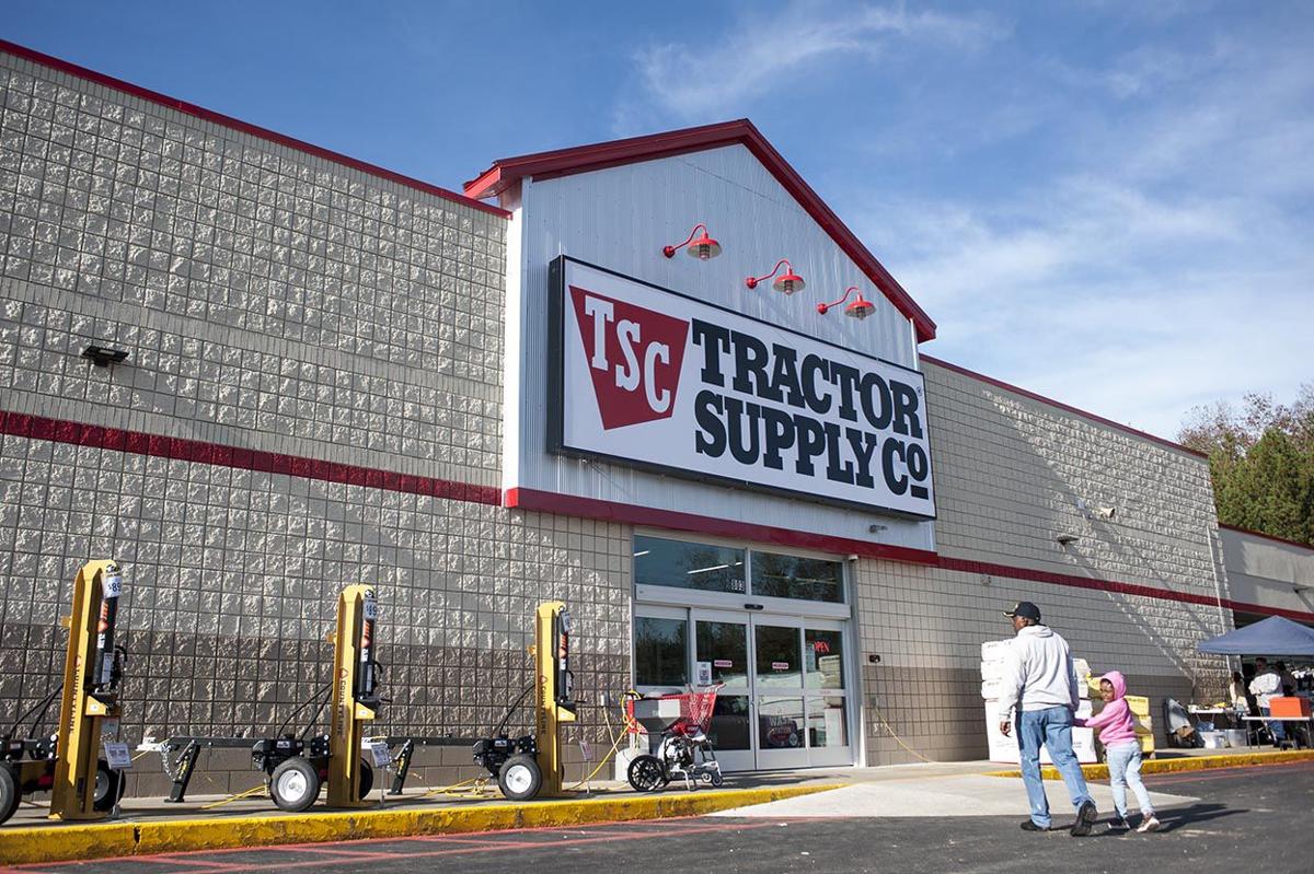 Shoppers Have Grand Time At Grand Openings For Martin S Tractor Supply In Pell City With Photos The St Clair Times Annistonstar Com