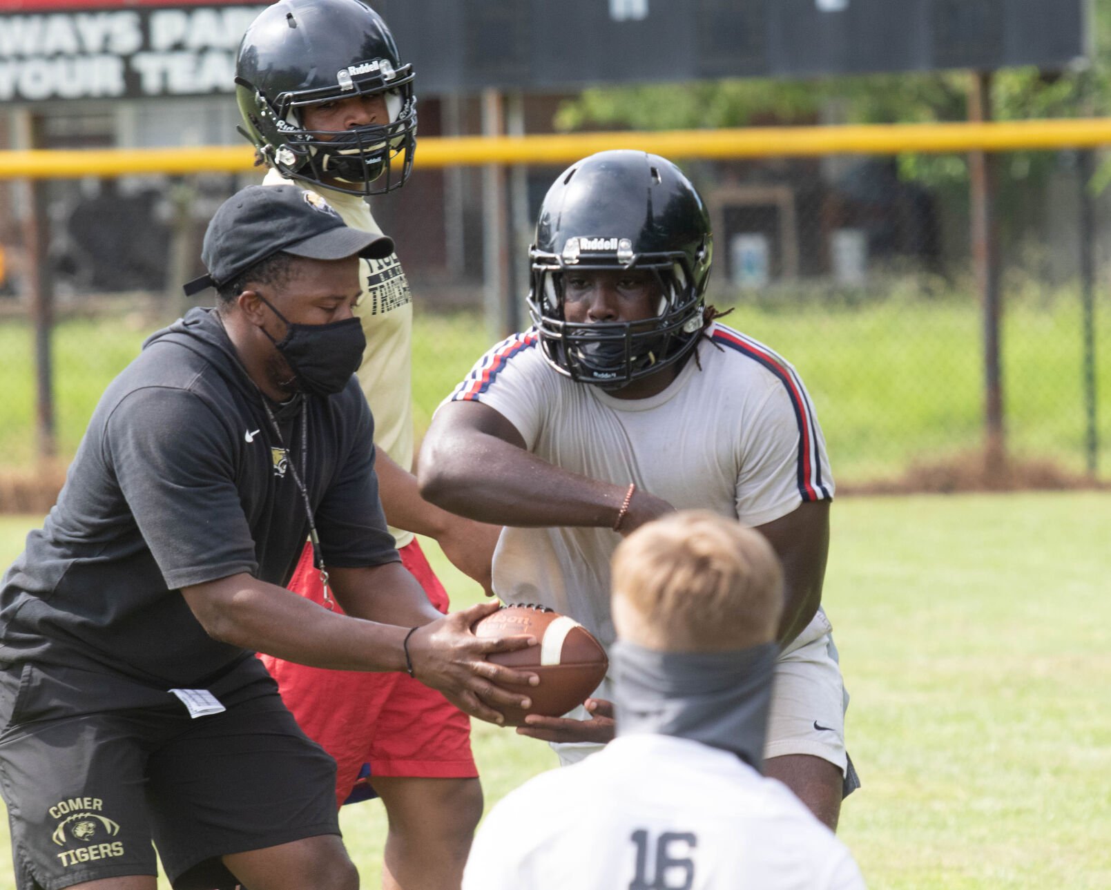 (PHOTOS) BB Comer High School Football Practice | The Daily Home ...