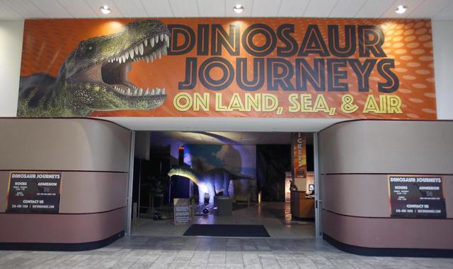 traveling animatronic dinosaur exhibit