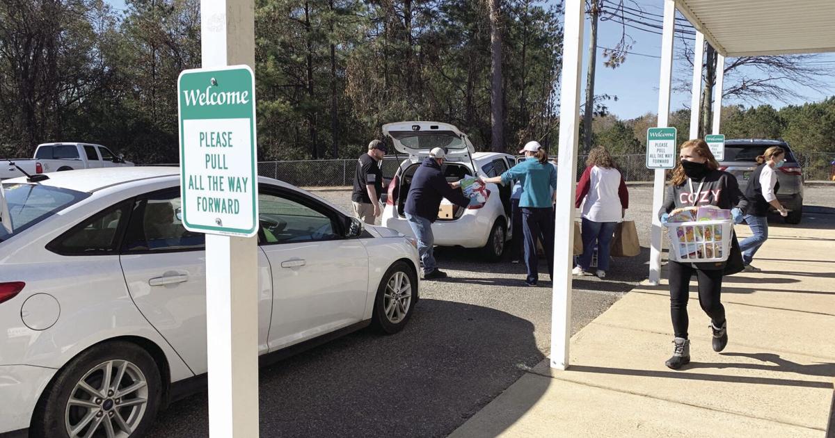 Coosa Valley Elementary gives food to needy children The Daily Home