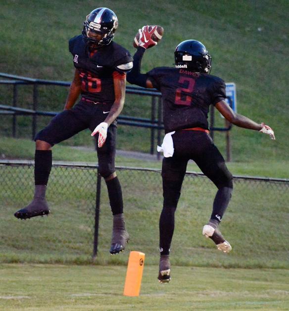 AnnistonStar.com - Prep football: Kite flies high as Anniston improves to 2-0 image