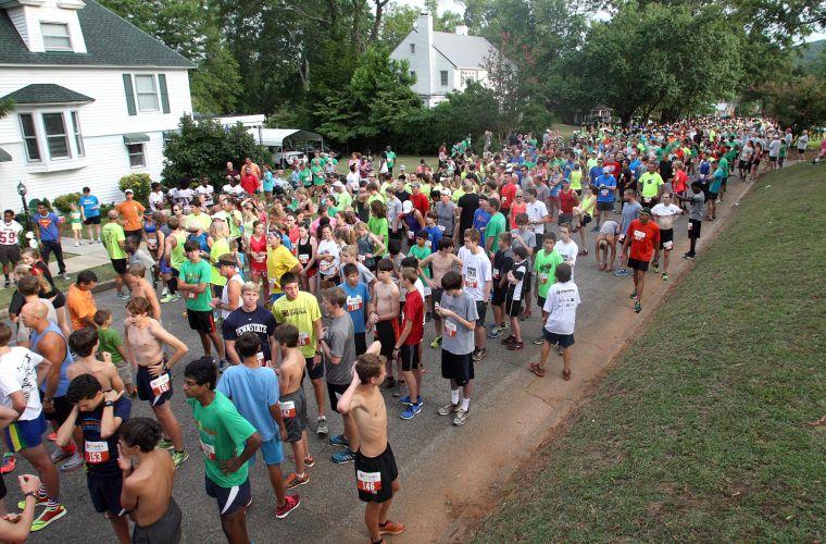 34th Annual Woodstock 5k Run Slideshows