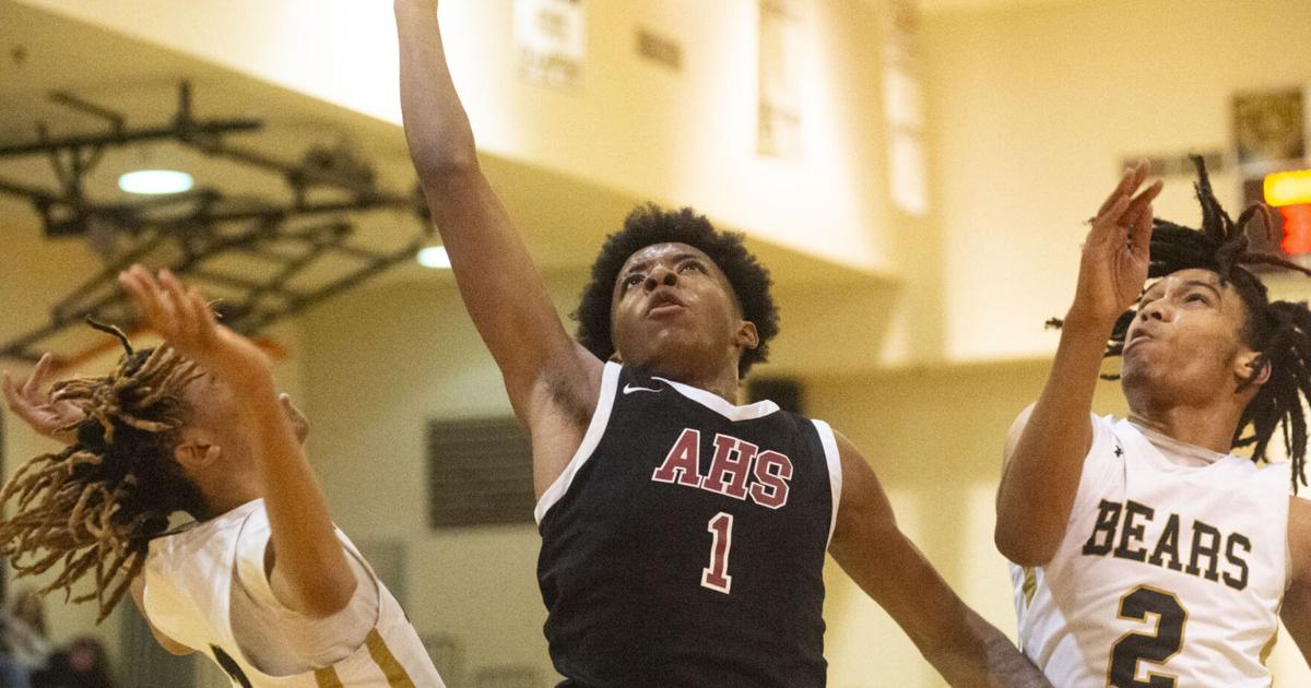 AnnistonStar.com - Photos: Anniston defeats Lincoln - Boy's High School Basketball image