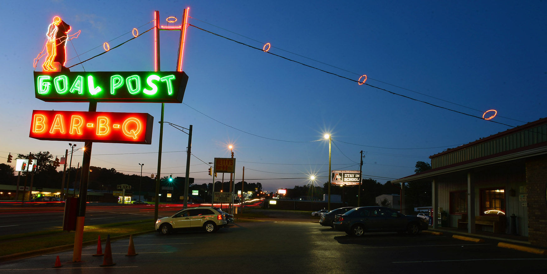 Goal Post Bar-B-Q Sign Back On Quintard | News | Annistonstar.com