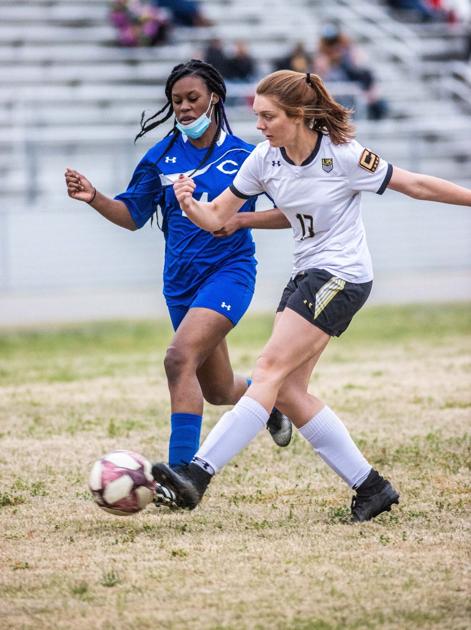 AnnistonStar.com - Lincoln sophomore leads the attack in dominant performance against Childersburg image