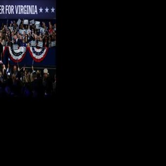 Democrats see 'blue wave' building for US midterms