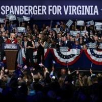 Democrats see 'blue wave' building for US midterms