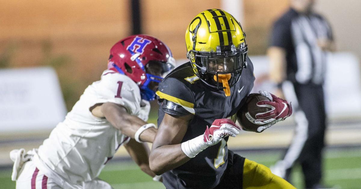 AnnistonStar.com - Prep football: Hampton's big night leads Oxford past Huntsville image