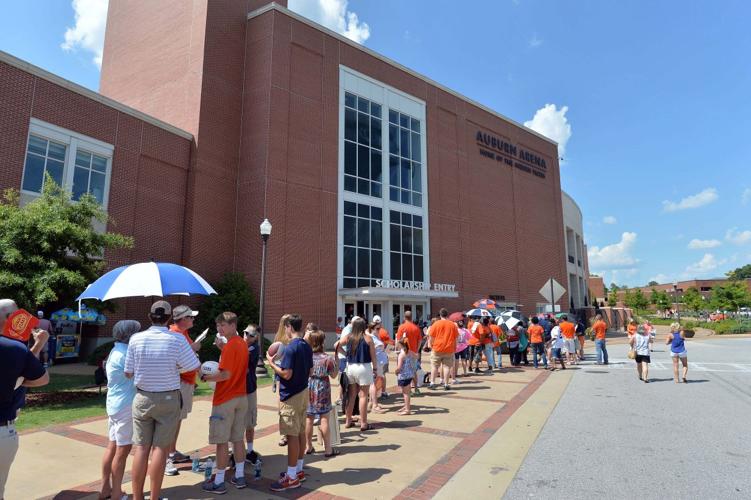 Auburn Fan Day Slideshows