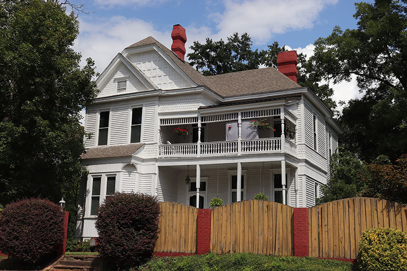 Owner, guests talk of paranormal activity in Oxford home that has been