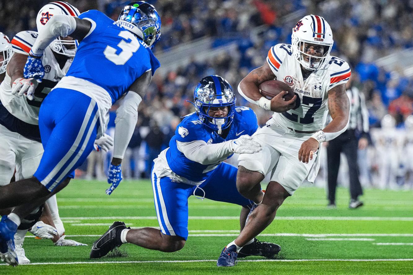 Doug Segrest Hunter goes beast mode as Auburn runs past Kentucky