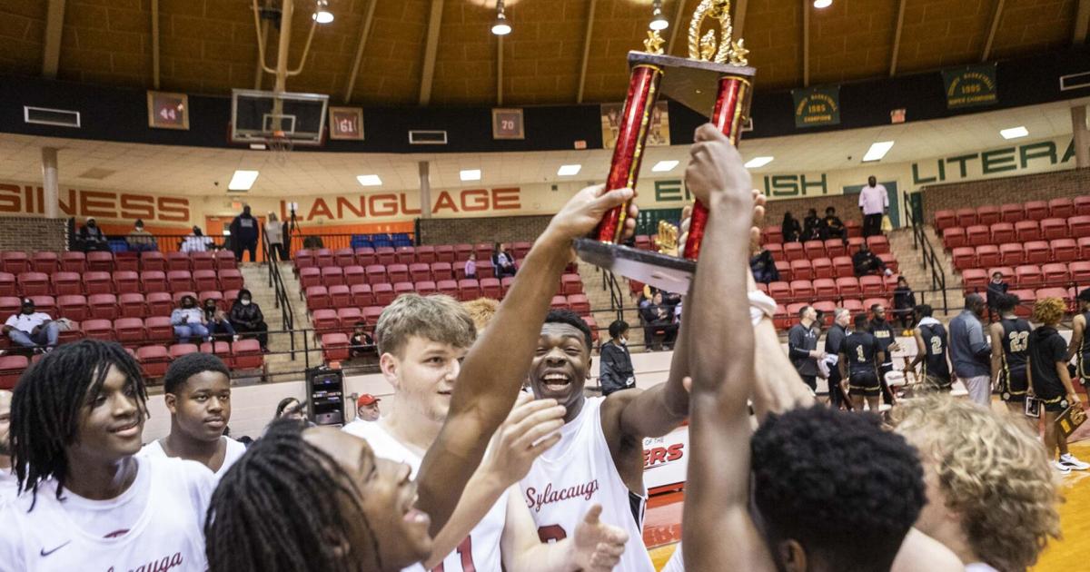 AnnistonStar.com - Sylacauga defeats Lincoln to win county championship image