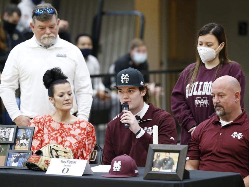 AnnistonStar.com - Recruiting: In fitting balance, baseball-bound Higgins celebrates on football day image