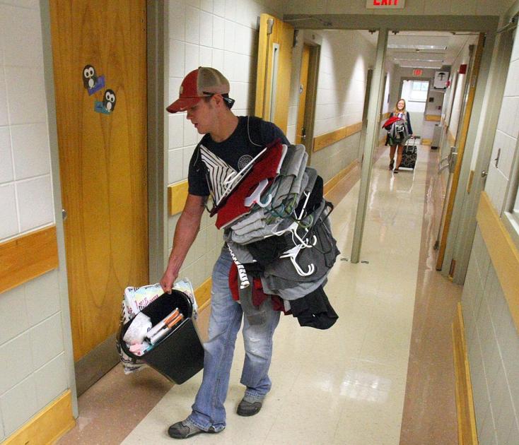 Moving In Day At Jacksonville State University Slideshows