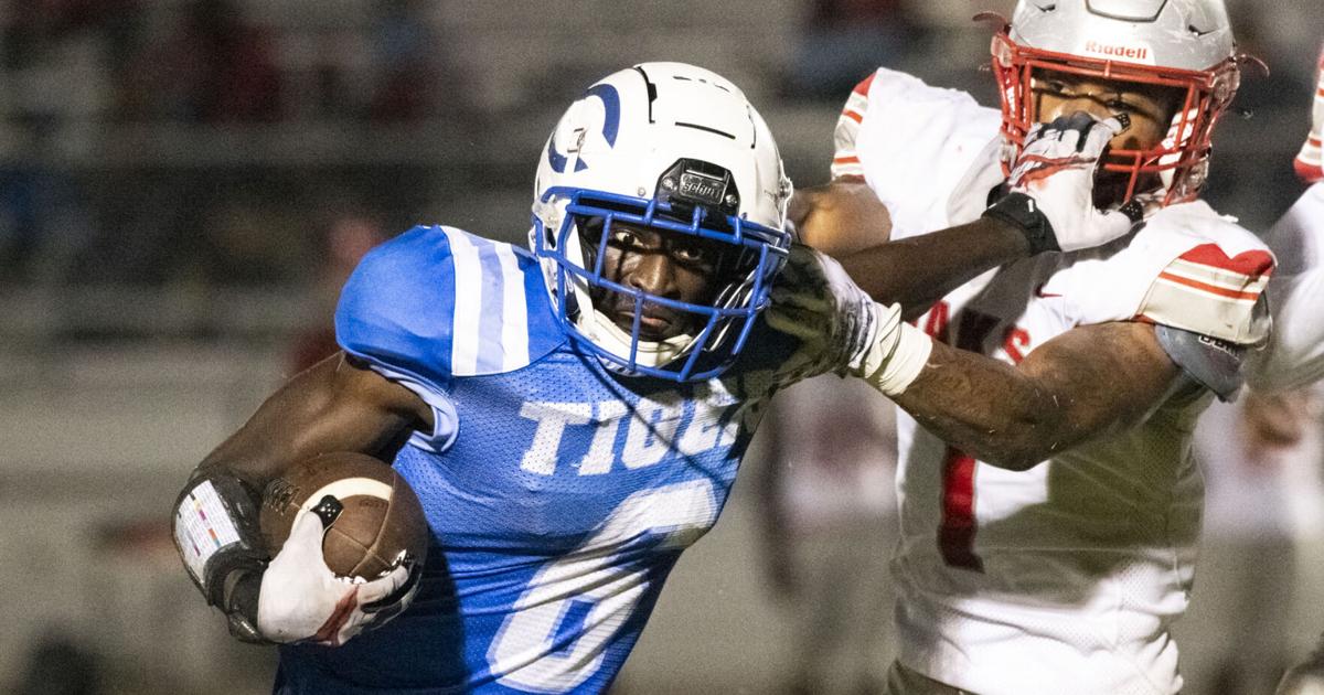 AnnistonStar.com - Photos: Childersburg defeats Saks 42-31 image