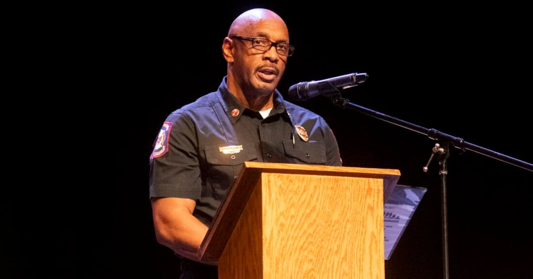 City suspends manager search; Warwick stays on the job