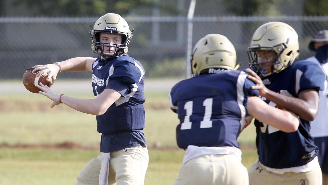 AnnistonStar.com - PHOTOS: Jacksonville Football Practice image