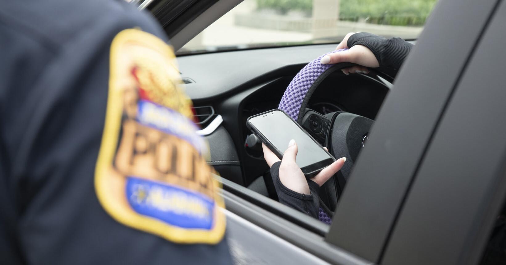 Distracted driving law passes - Vimarsana News