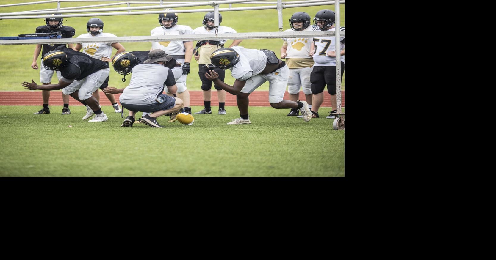 AnnistonStar.com - Prep football: Defense helps lift Lincoln to fast start this season image