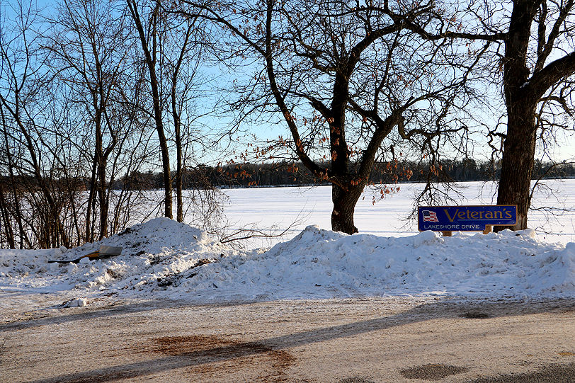 Man injured after missing turn, crashing on Rice Lake Free
