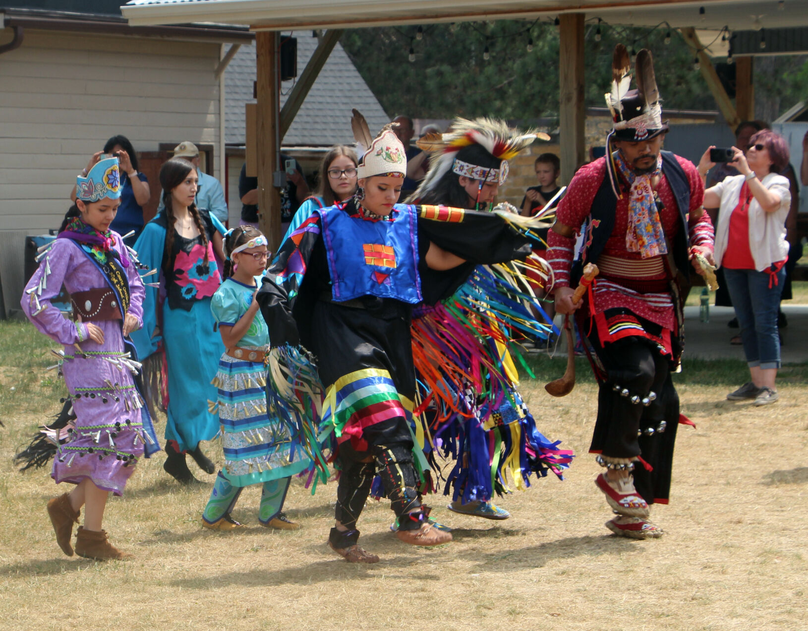 Ojibwe traditional storytelling techniques