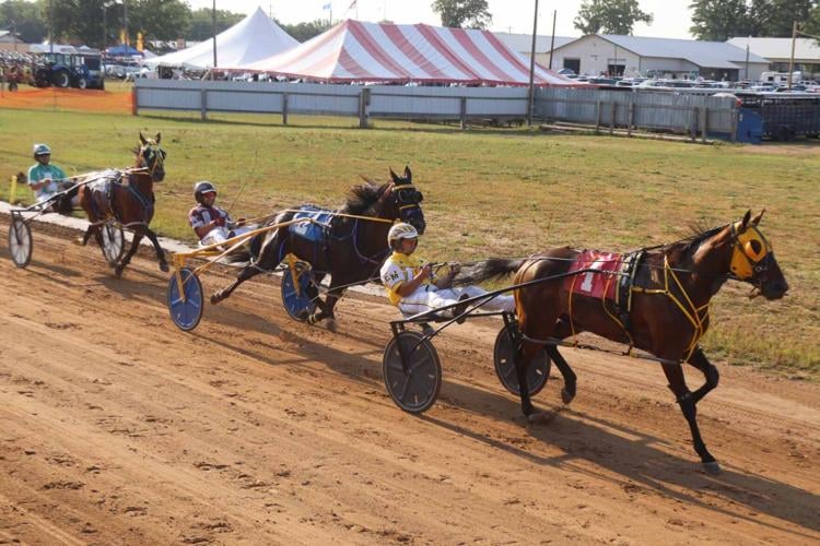 Horse racing Charmingsix, Millennial each win twice at Barron County