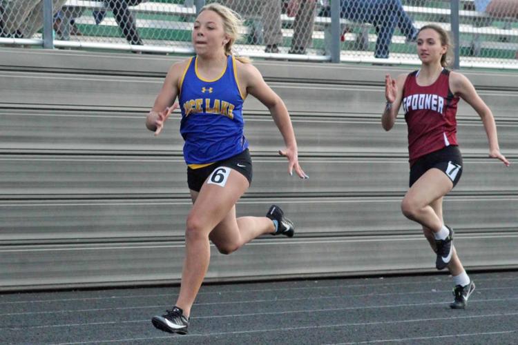 Photo gallery Division 2 track and field regional at Osceola 52322