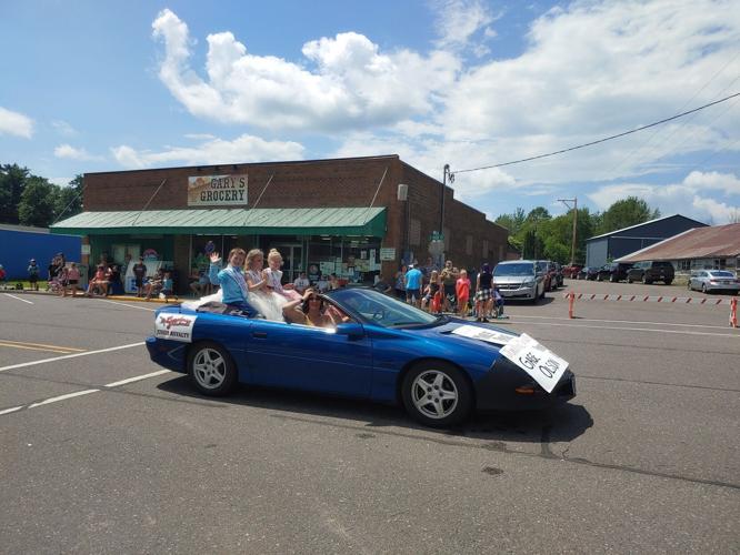 Birchwood Bluegill Festival draws many to parade Local