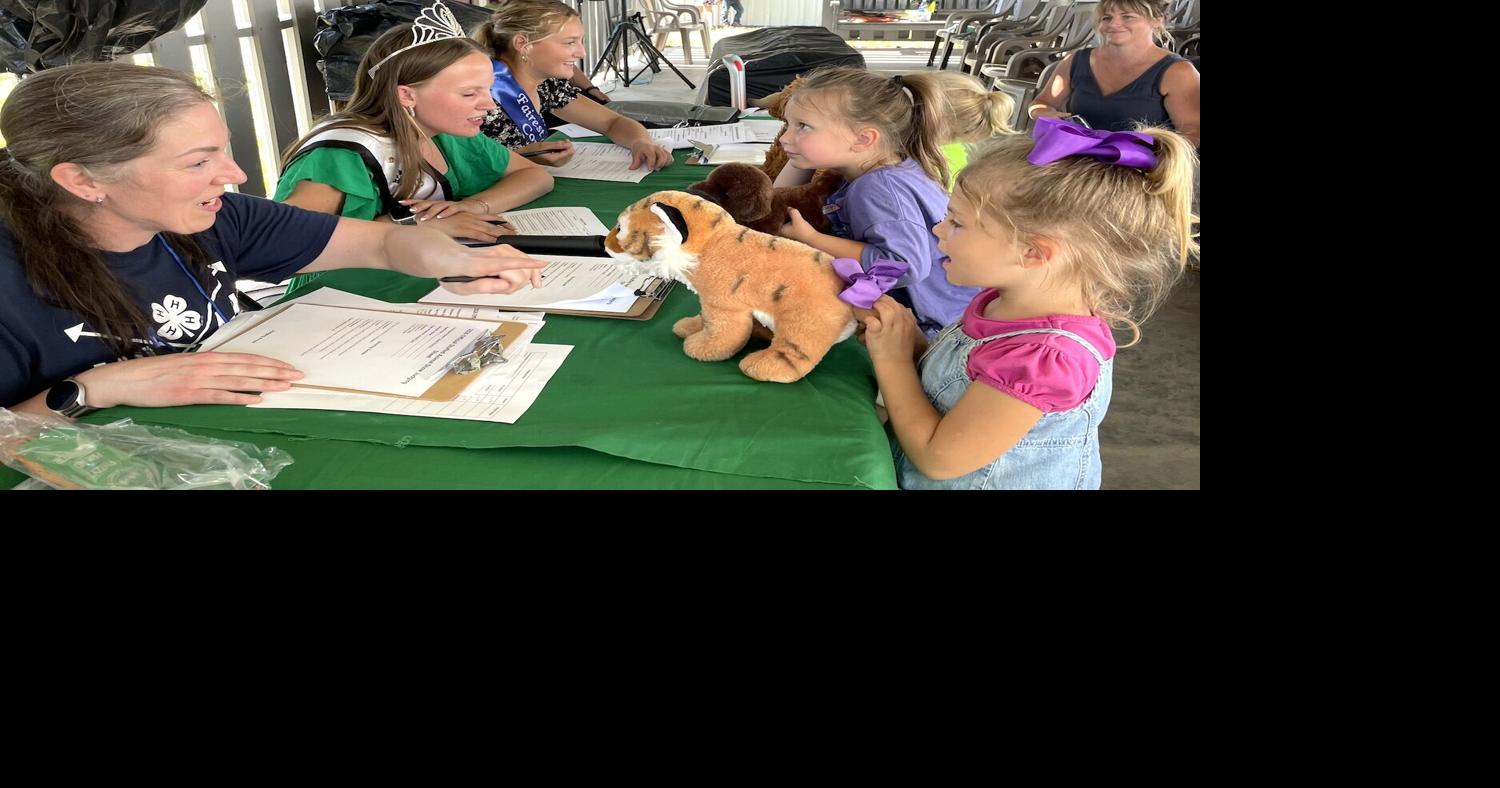 Tigers, snakes and sharks — Stuffed Animal Show had it all