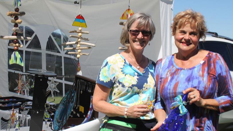 Duo Fuses Friendship With Glass Arts Apg Wi Com