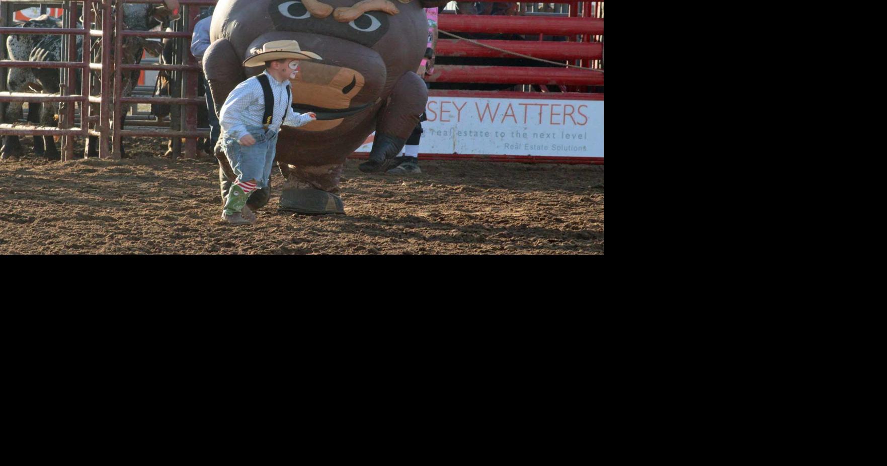 Barron County Pro Rodeo features bulls, broncs and barrels Photos