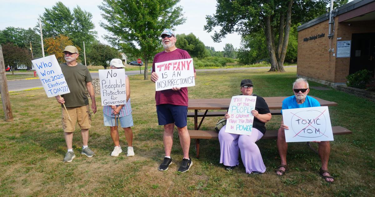Democrats protest Tiffany visit to Phillips