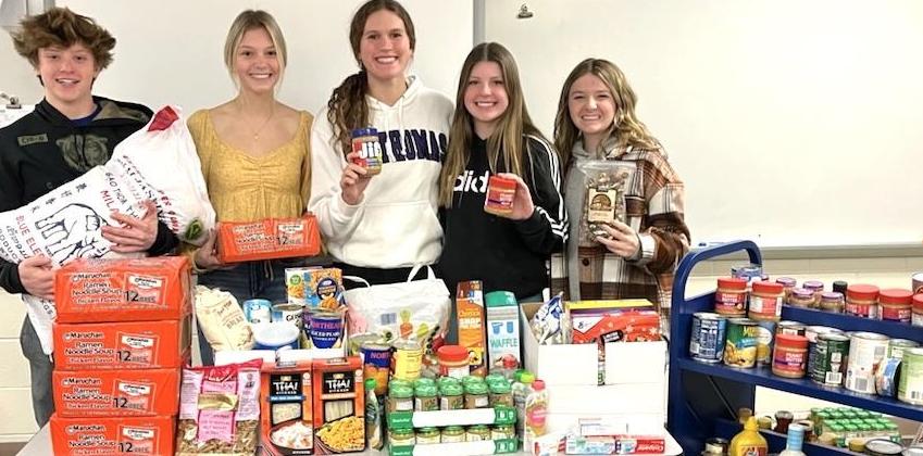 RLHS Student Council gives back during Drive Week