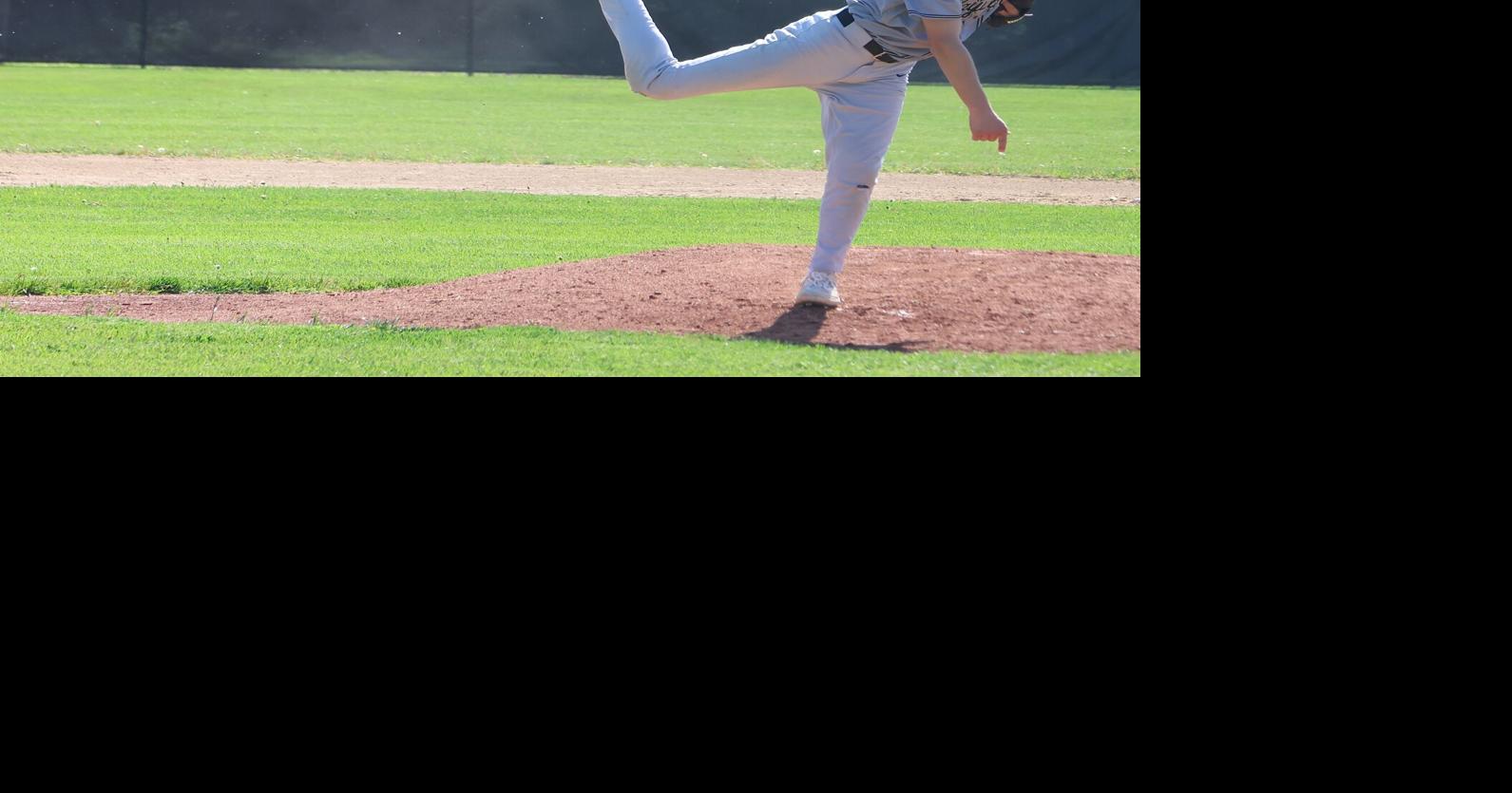 Hurricanes baseball wins playoff opener, 7-2
