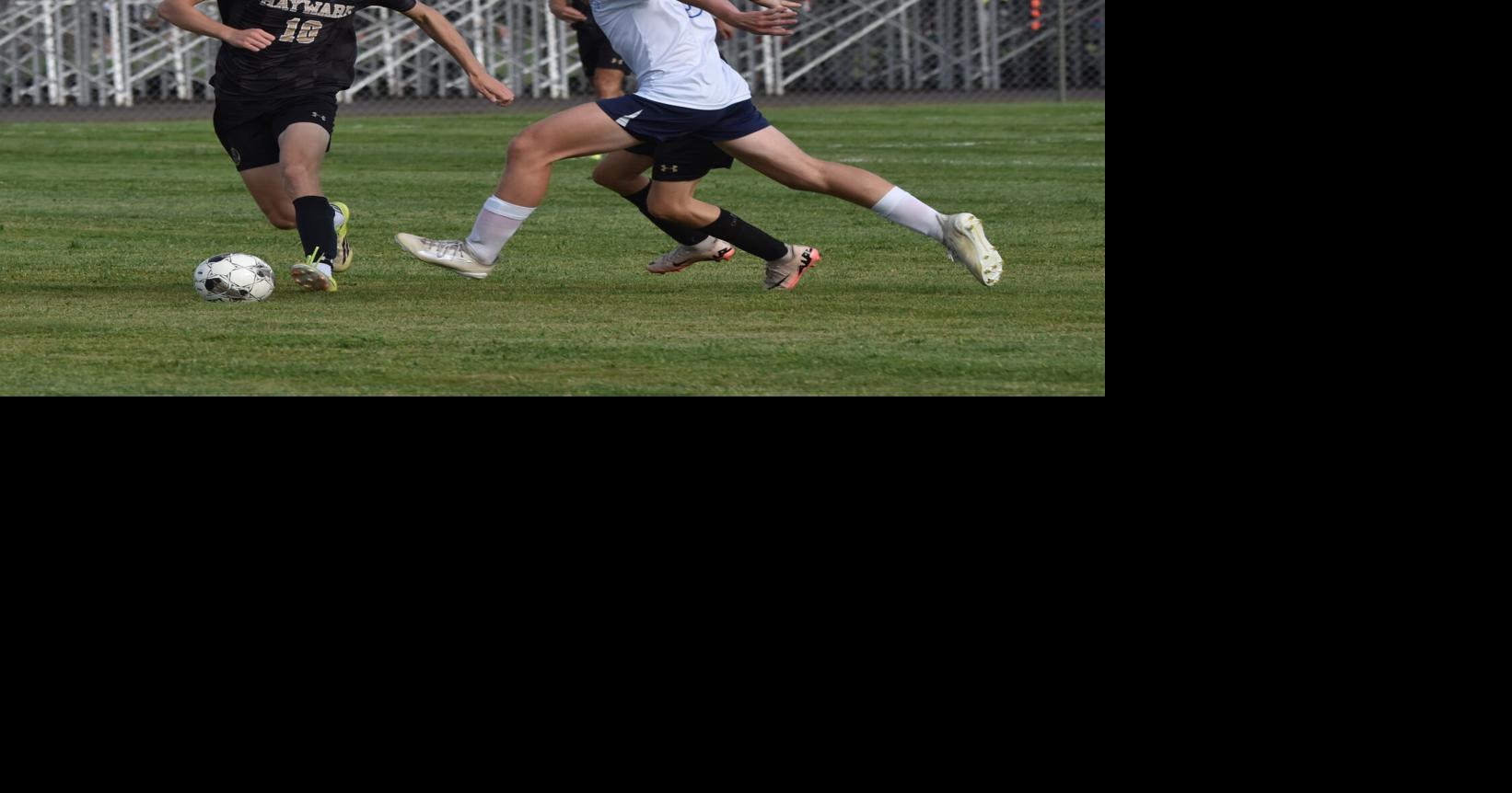 Boys soccer plays Unity