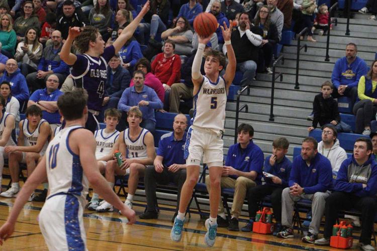 Prep boys basketball Rice Lake drops Big Rivers contest to Eau Claire