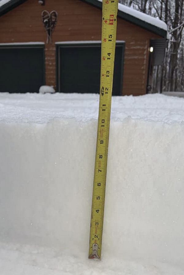 10 inches of snow in Hayward
