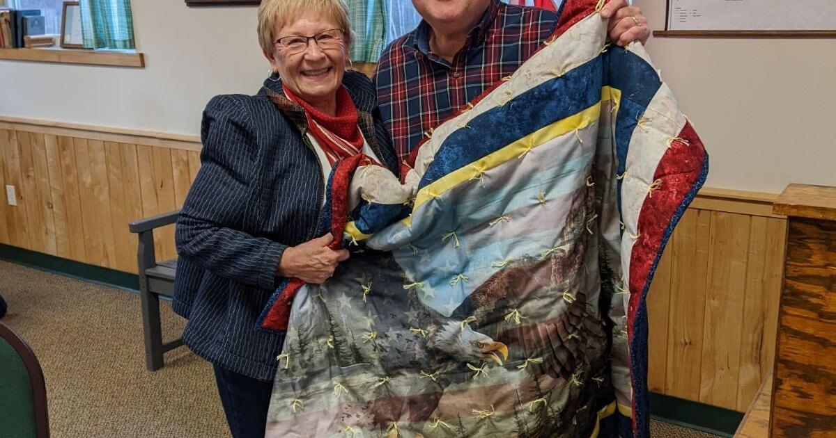 Springstead Wi Springstead veteran receives quilt | Price County Review | apg-wi.com
