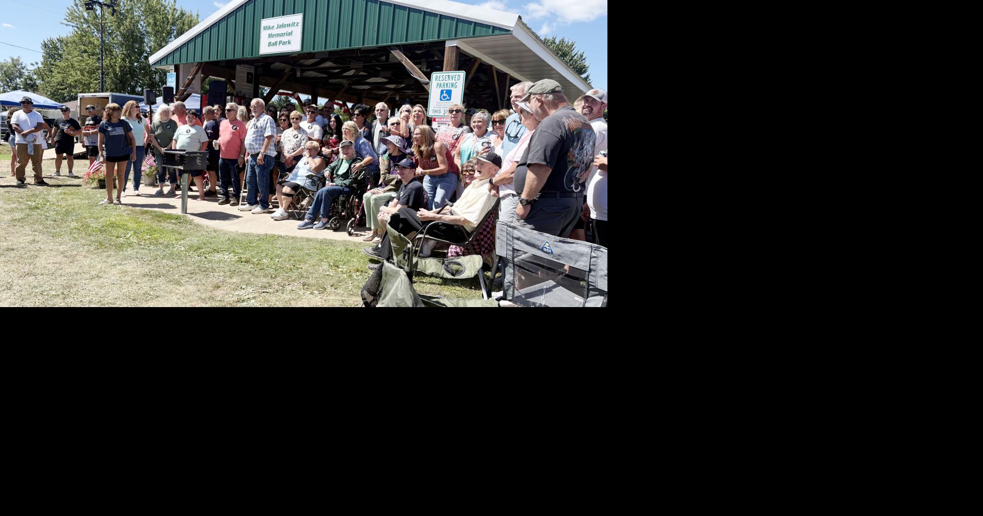 Community honors local baseball legends at Sumner Days ceremony, dedicates new concessions stand