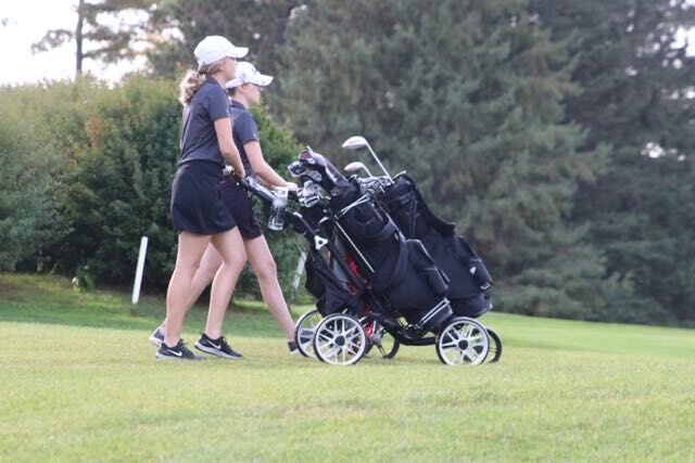 9/21 SPOONER RAILS GIRLS GOLF | Photos | apg-wi.com