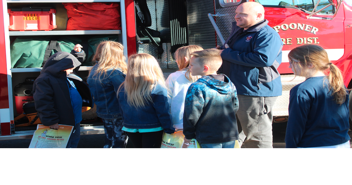 Spooner Fire District visits elementary school children Local apg