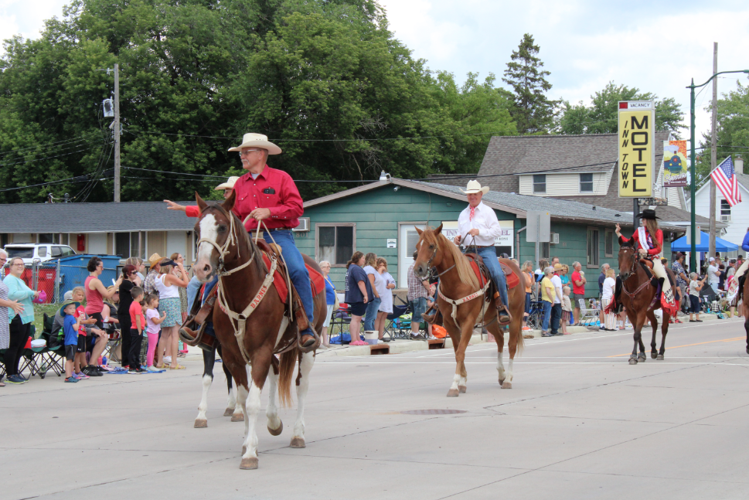 Rodeo Parade delights thousands Local